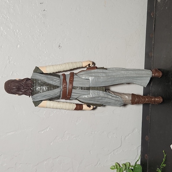 STAR WARS The Last Jedi Rey Training Action Figure - Picture 3 of 10